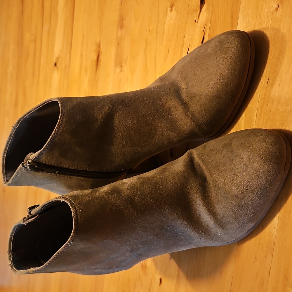 Old Navy Ankle Boots - Picture 2 of 11